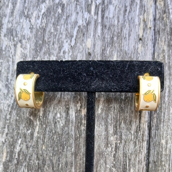 Madewell Jewelry - 🍋Madewell 🍋Beautiful Enameled Lemon🍋 Huggie Post Earring